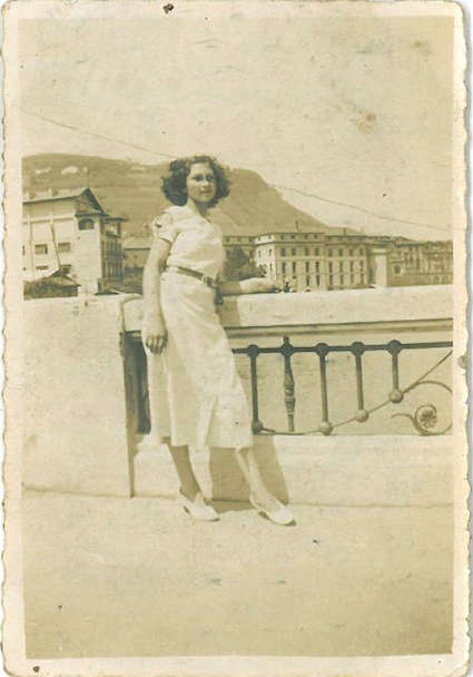 Cecilia García de Guilarte en San Sebastián. 1930?